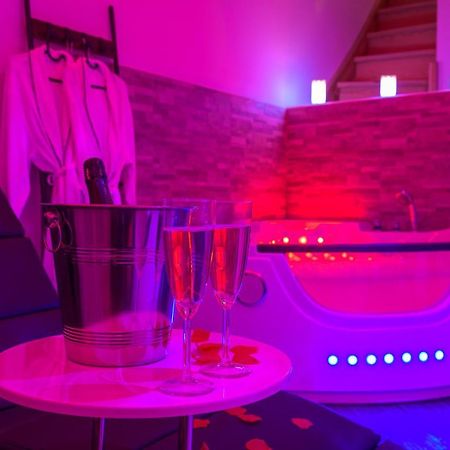 Love Room - Suite Romantique Avec Spa Privatif Le Puy-en-Velay المظهر الخارجي الصورة