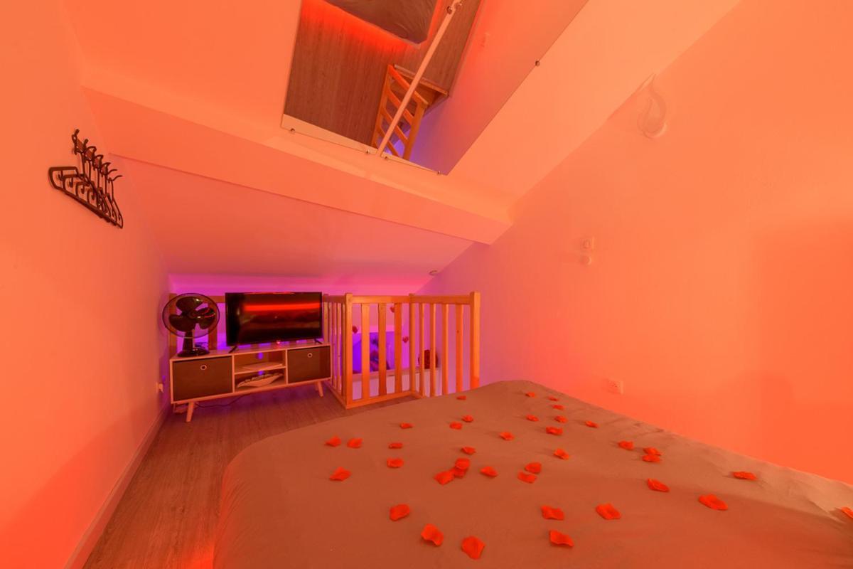 Love Room - Suite Romantique Avec Spa Privatif Le Puy-en-Velay المظهر الخارجي الصورة