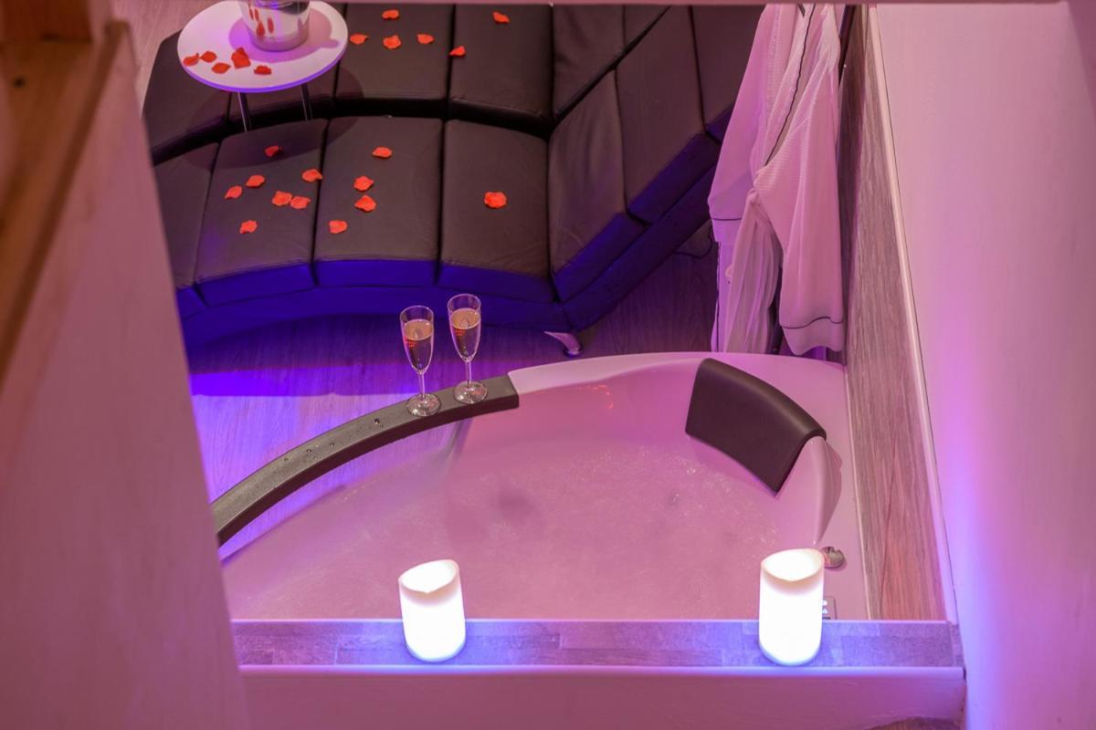 Love Room - Suite Romantique Avec Spa Privatif Le Puy-en-Velay المظهر الخارجي الصورة