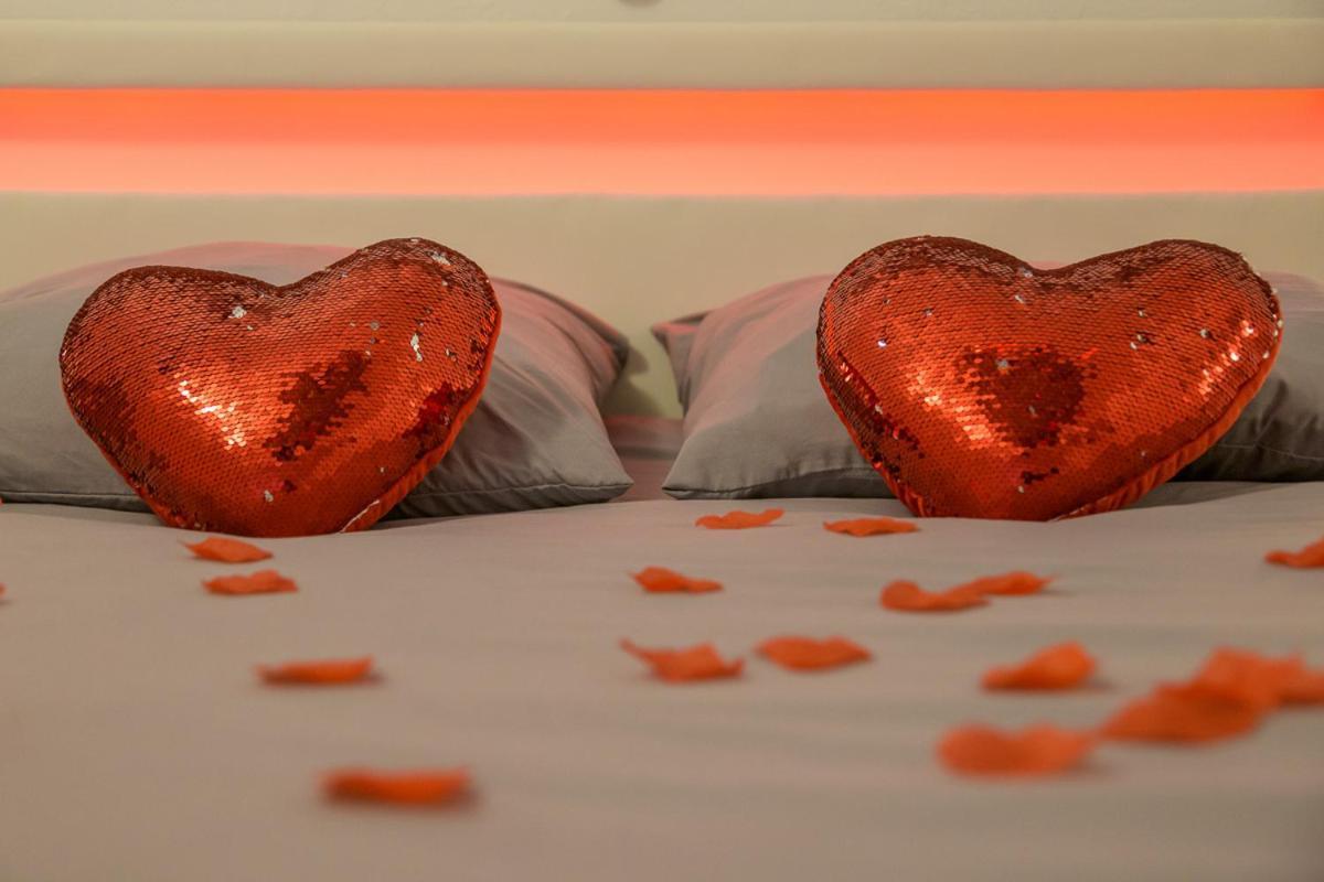 Love Room - Suite Romantique Avec Spa Privatif Le Puy-en-Velay المظهر الخارجي الصورة