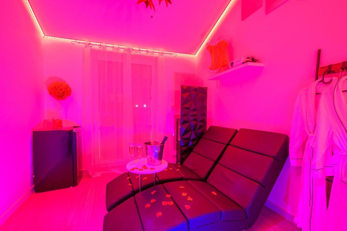 Love Room - Suite Romantique Avec Spa Privatif Le Puy-en-Velay المظهر الخارجي الصورة