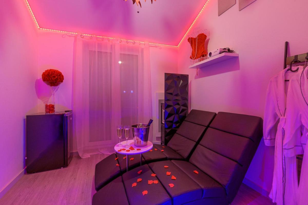 Love Room - Suite Romantique Avec Spa Privatif Le Puy-en-Velay المظهر الخارجي الصورة