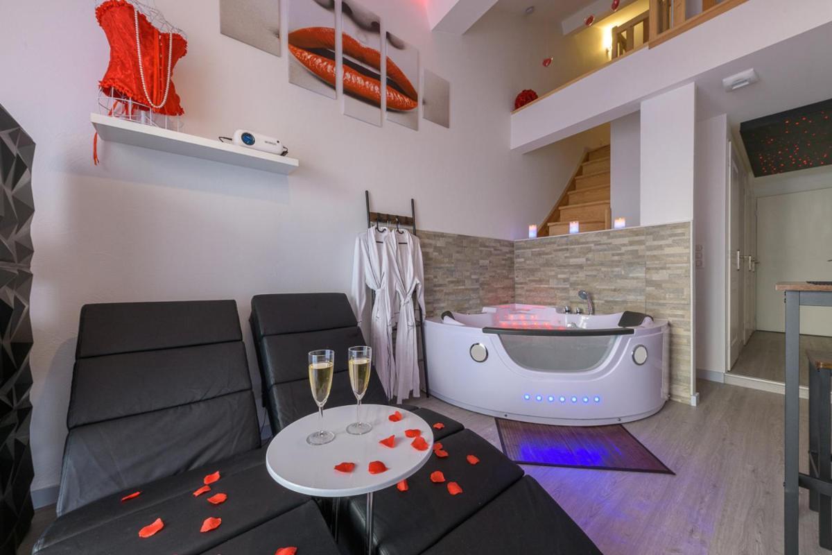 Love Room - Suite Romantique Avec Spa Privatif Le Puy-en-Velay المظهر الخارجي الصورة