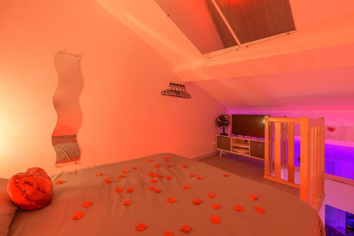 Love Room - Suite Romantique Avec Spa Privatif Le Puy-en-Velay المظهر الخارجي الصورة