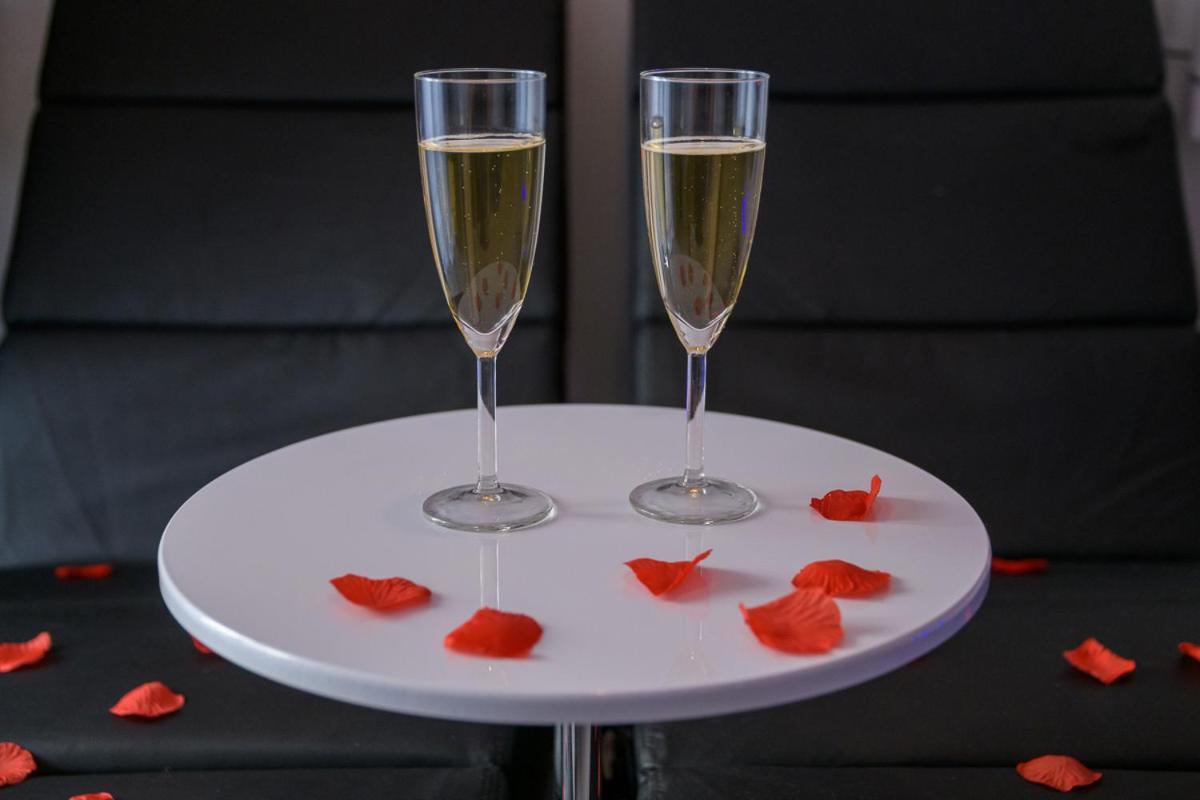 Love Room - Suite Romantique Avec Spa Privatif Le Puy-en-Velay المظهر الخارجي الصورة
