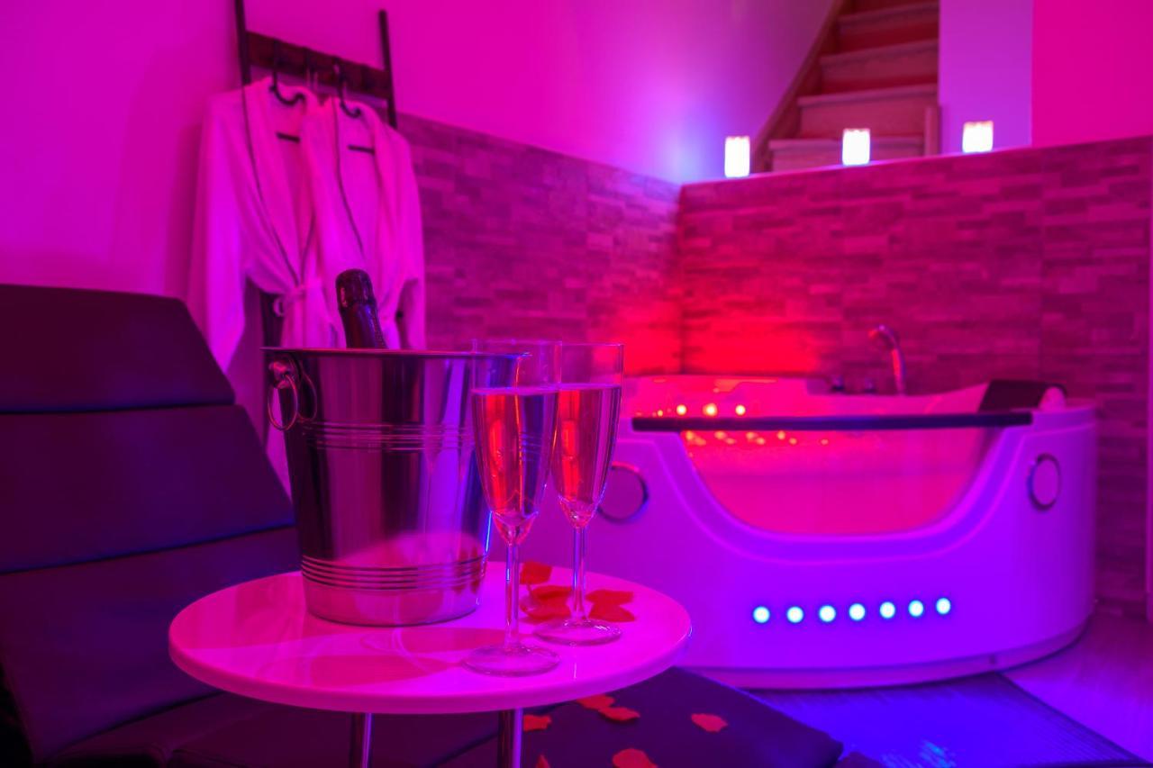 Love Room - Suite Romantique Avec Spa Privatif Le Puy-en-Velay المظهر الخارجي الصورة